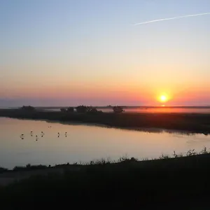  Frühstückspension Chambre Les Flamants, Avec Vue Imprenable Sur Les Etangs, Les Oiseaux, Les Flamants Petit Dejeuner Compris