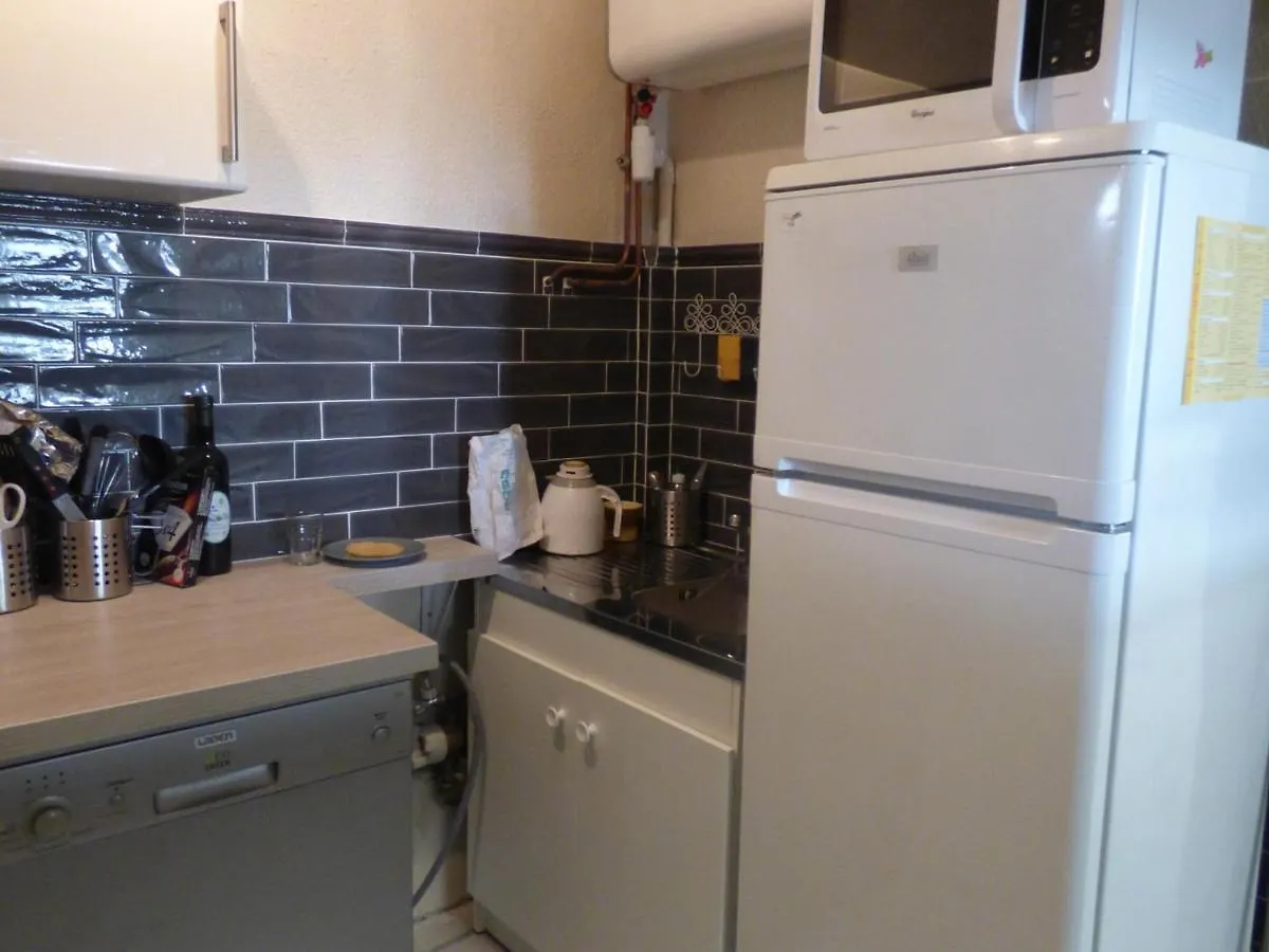 Appartement Rdc Moderne 4 Pers, Terrasse, Clim, Proche Commodites, Saintes-Maries-De-La-Mer - Fr-1-475-7 0*,